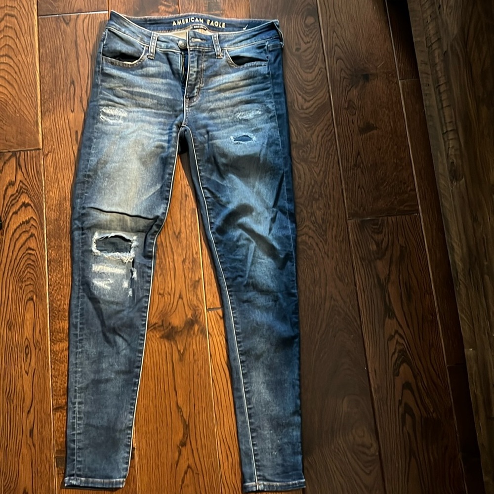 Distressed American Eagle Jeans. Slight stretch